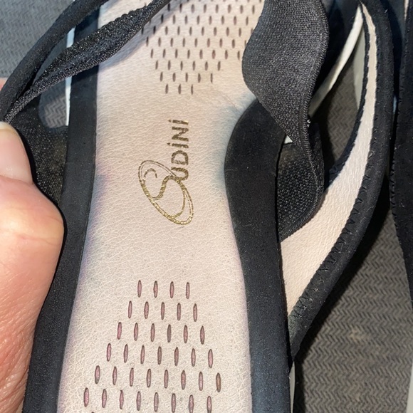 Black platform sandals. Like new! Size 9 - Picture 2 of 9